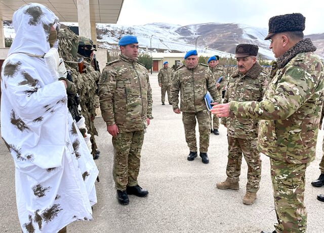 Baş Qərargah rəisi hərbi hissələrin intensiv döyüş hazırlığını yoxlayıb