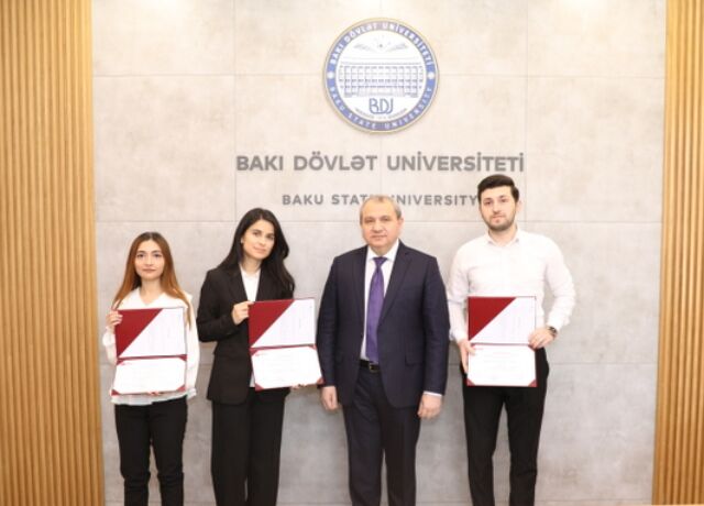 <p>BDU ilə İsveçrənin Biznes və Beynəlxalq Tədqiqatlar Universiteti arasında ikili diplom proqramının ilk buraxılış olub (FOTO)<br />
 </p>