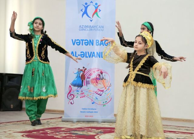 <p>Ağcabədidə  “Vətən bağı al-əlvandır” Yaradıcılıq  Festivalı adlı fərdi layihəyə start verilib- Mais İbrahimov (FOTO=10)</p>

<p> </p>