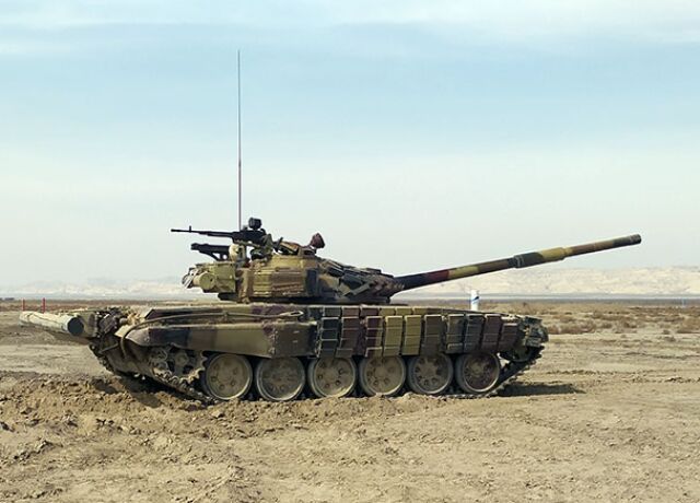 <p>Tank bölmələrinin döyüş hazırlığı yoxlanılıb (FOTO=4, VİDEO)</p>