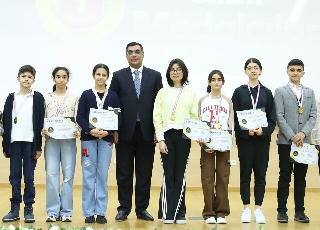 <p>ABŞ-ın FİSO (Future İntelligence students olympiads) olimpiadasına gedəcək şagirdlərin adına aydınlıq gəlib (FOTO=9)<br />
 </p>