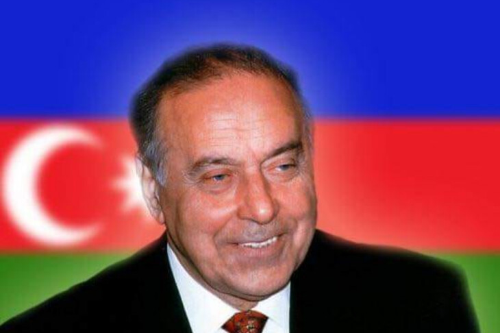 <p>ETIBAR HÜSEYNOV: Ulu Öndər. Səni unutmayacayıq!!!</p>