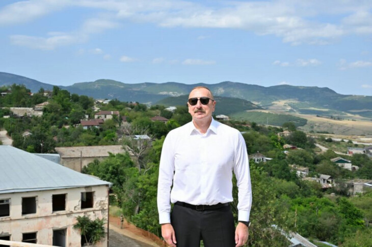 <p>İlham Əliyev Xocalı rayonunun işğaldan azad edilmiş Çanaqçı və Sığnaq kəndlərində olub (FOTO=4)</p>