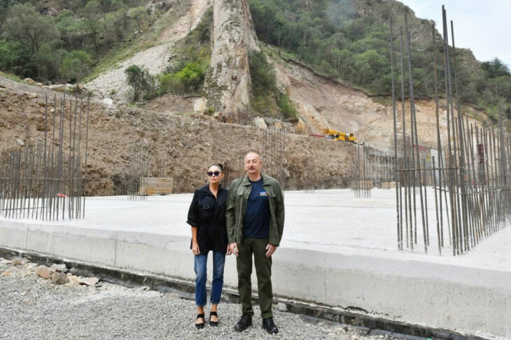 <p>Prezident “İstisu” mineral sudoldurma zavodunun tikintisi və “İstisu” Müalicə-İstirahət Kompleksində görülən işlərlə tanış olub (FOTO=6)</p>