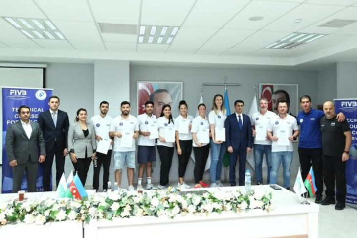 <p>VOLEYBOL: Məşqçilərə FIVB-nin Level 2 dərəcəli beynəlxalq sertifikatlar verilib</p>