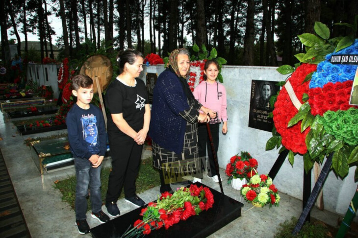 <p>Mais İbrahimov: Ağcabədidə şəhid Dəyanət Əliyevin doğum günü qeyd olunub (FOTO=13)</p>