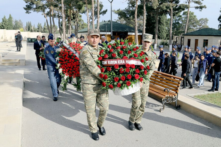 <p>Şəhidlərin xatirəsinə həsr olunan anım mərasimləri keçirilib +VİDEO</p>