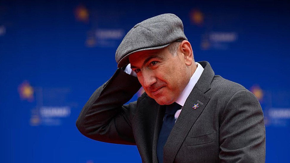 Beautiful tea cups to make you that matcha